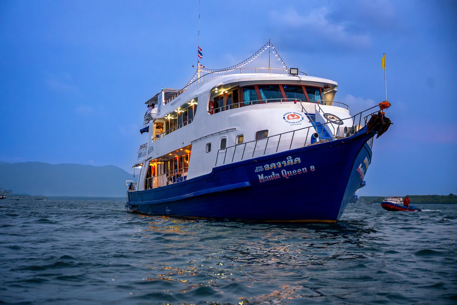 Корабль Manta Queen 8